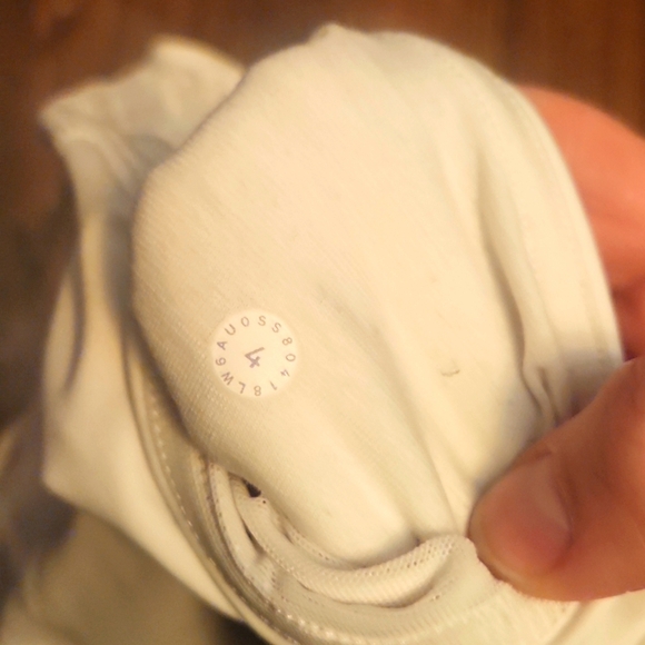 Lululemon Run Smoothly Crop size 4 - Picture 6 of 7